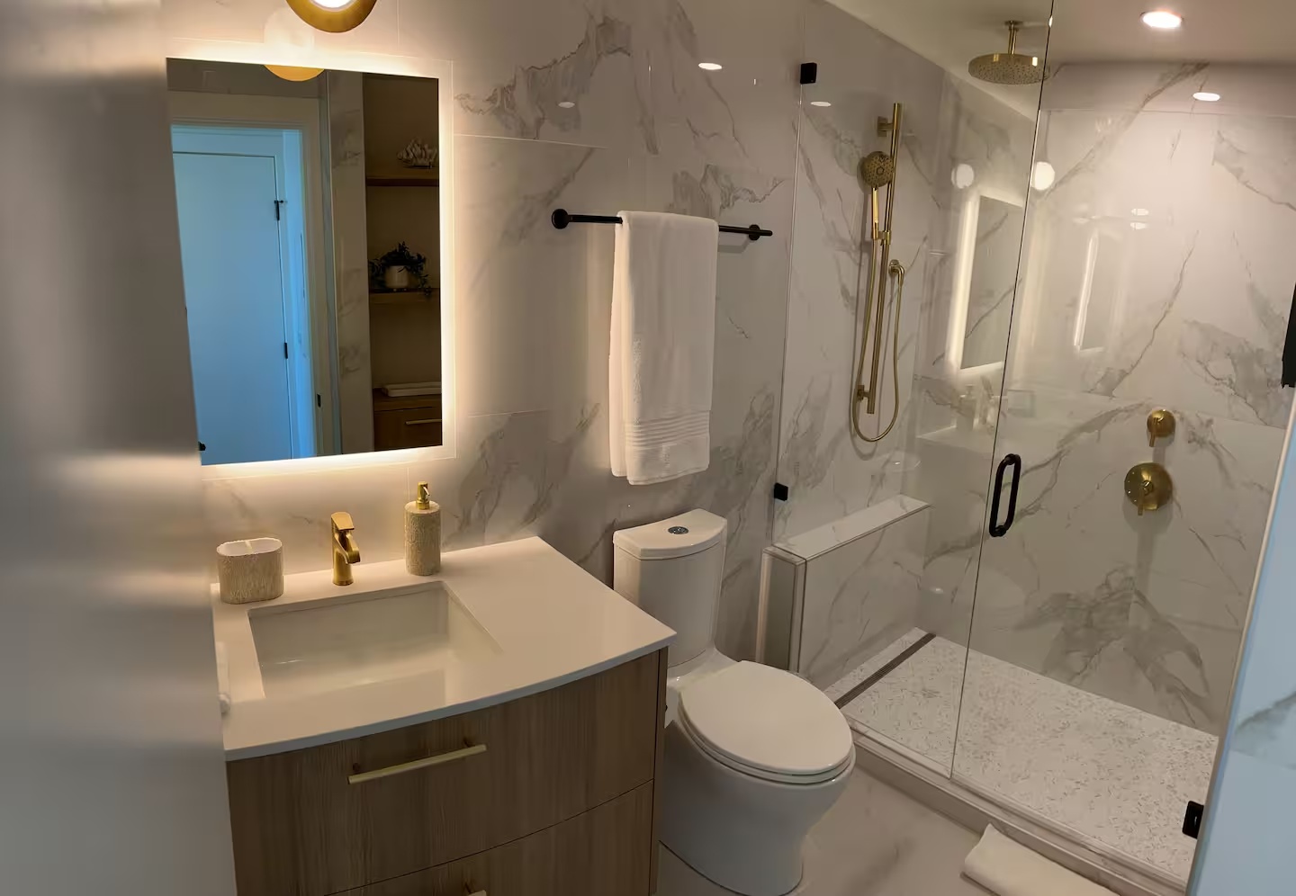 Primary ensuite bathroom